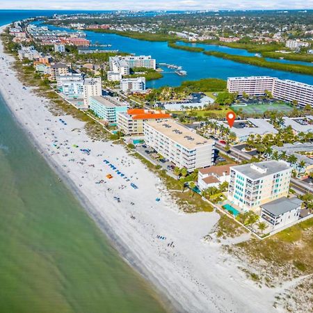 Gulf Coast Gem Private Condo - 2Bed, 1Bath, Sleeps 6, Across The Street From Beach & Gulf, Game Room, Pool Clearwater Beach Exterior photo