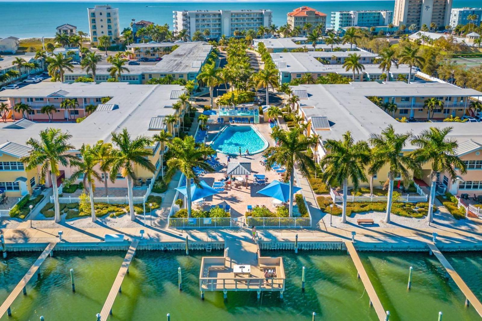 Gulf Coast Gem Private Condo - 2Bed, 1Bath, Sleeps 6, Across The Street From Beach & Gulf, Game Room, Pool Clearwater Beach Exterior photo